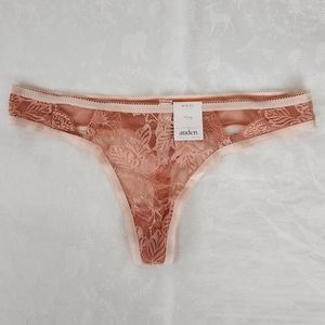 💕✨️NWT Auden thong panties Lace peach Medium